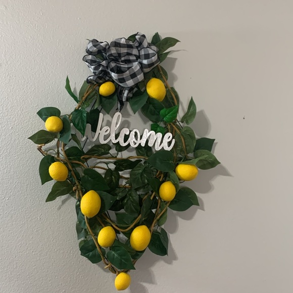 Handmade Lemon Black/White Bow Wreath Approximately 26 Inches So Pretty Used - Picture 3 of 4